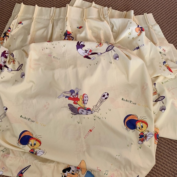 Vintage Looney Tunes Curtains - Picture 1 of 4